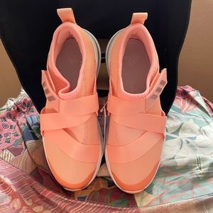 NEW size 3 youth pink adidas !